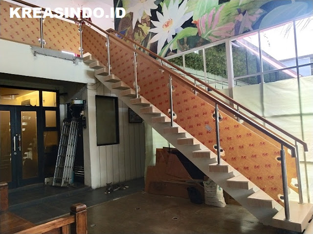 Railing Balkon Stainless Kombinasi Akrilik pemasangan Di Perumahan Villa Permata Santi Cinere Railing Balkon Stainless Kombinasi Akrilik pemasangan Di Perumahan Villa Permata Santi Cinere