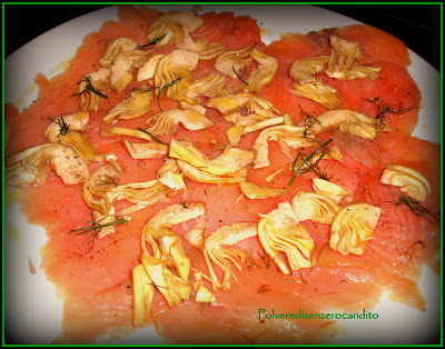 carpaccio di salmone e carciofi