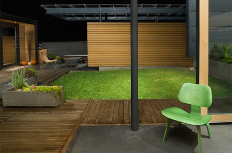 Shedworking: Garden office with mezzanine level