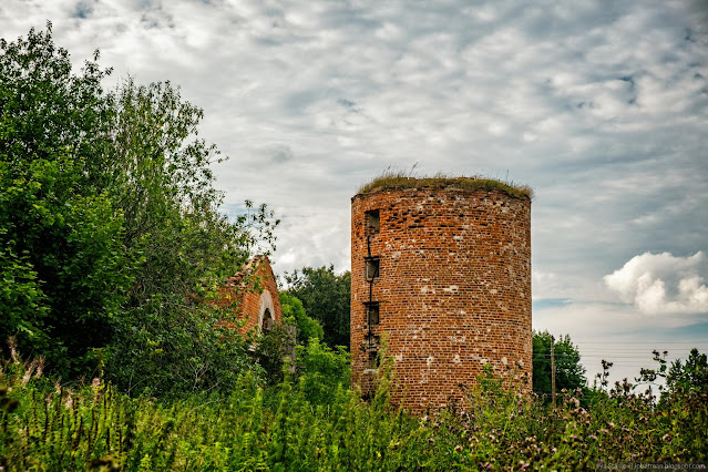 Сочинение про усадьбу рукавишниковых Кирпичная силосная башня