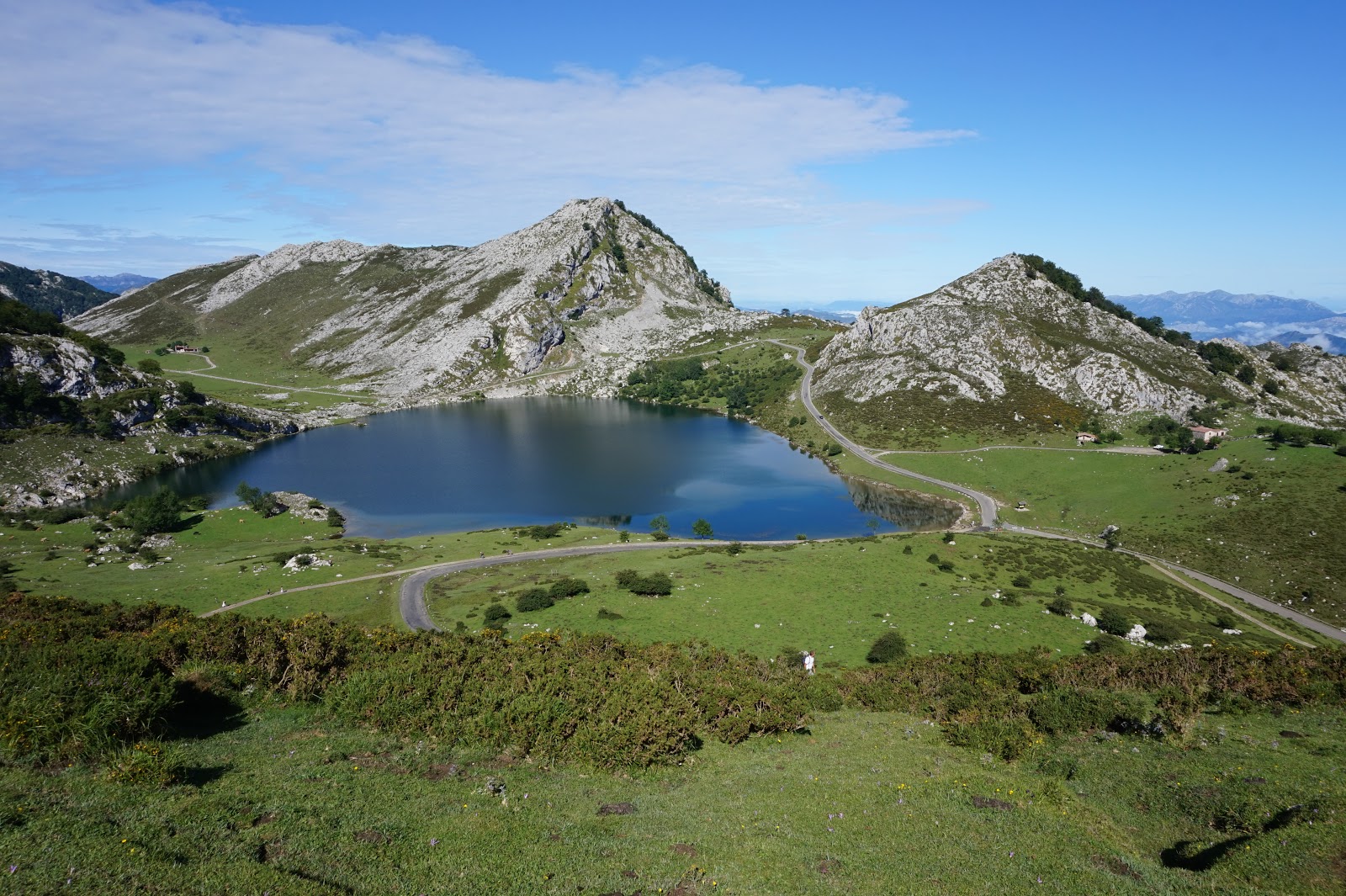 PIEDRAS, PIEDRECITAS Y PEDRAZAS Lagos de Covadonga "Cangas de Onís