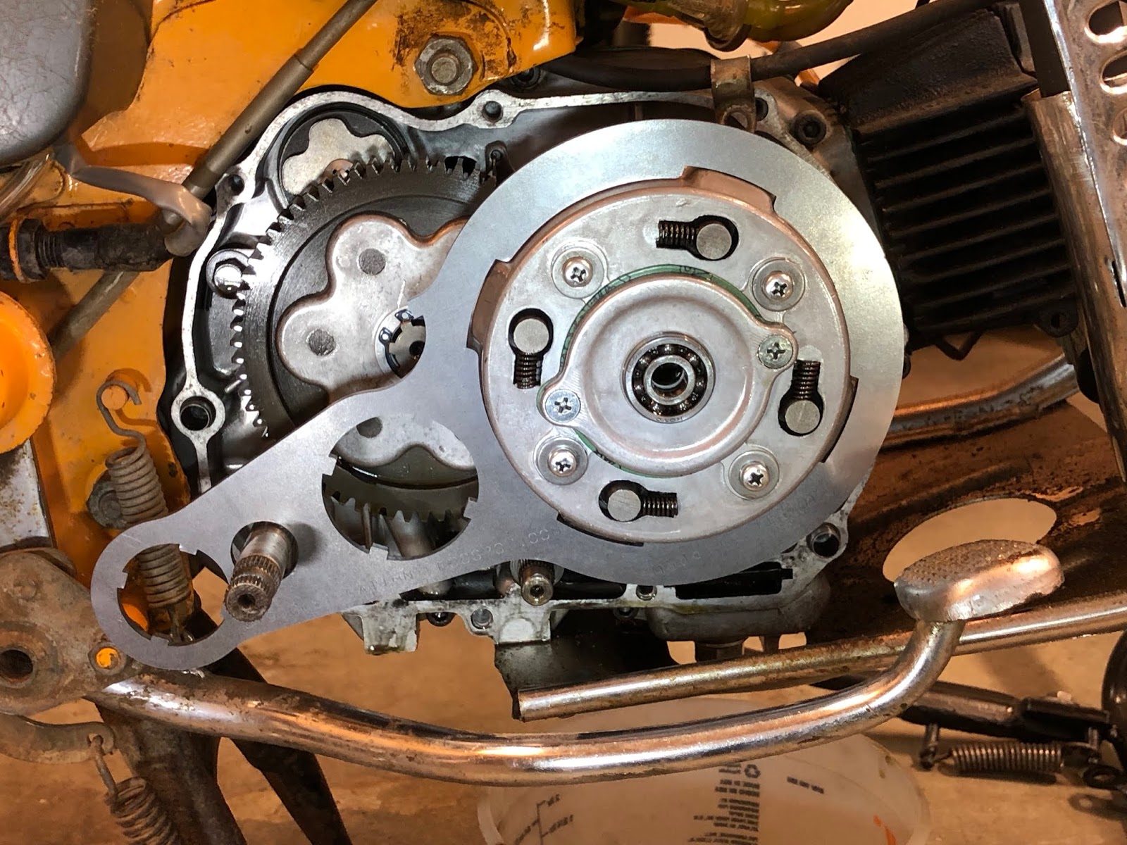 Making a Very Low Cost Clutch Holding Tool for your Honda CT90