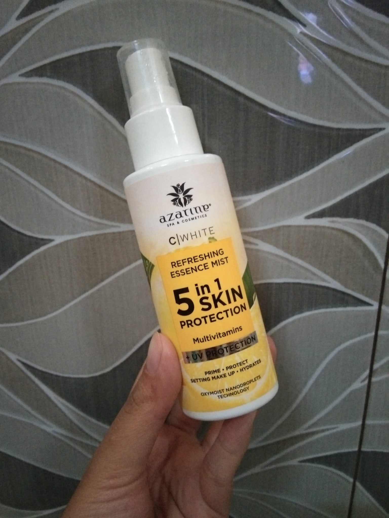 Review Azarine CWhite Refreshing Essence Mist 5 in 1 Skin Protection