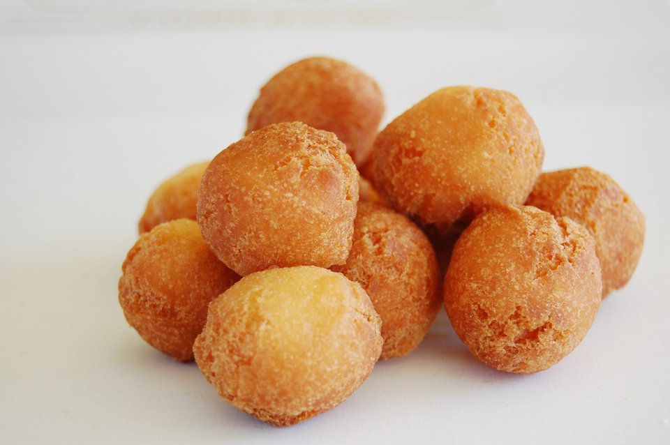 Making Plain Brown Donuts and Donut Holes