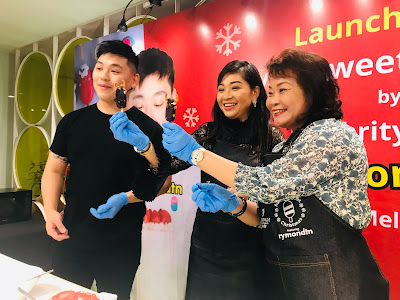 "Have A Sweet Christmas" by Celebrity Baker Raymond Tan at Promenade Cafe, Promenade Kota Kinabalu "Have A Sweet Christmas" by Celebrity Baker Raymond Tan at Promenade Cafe, Promenade Kota Kinabalu