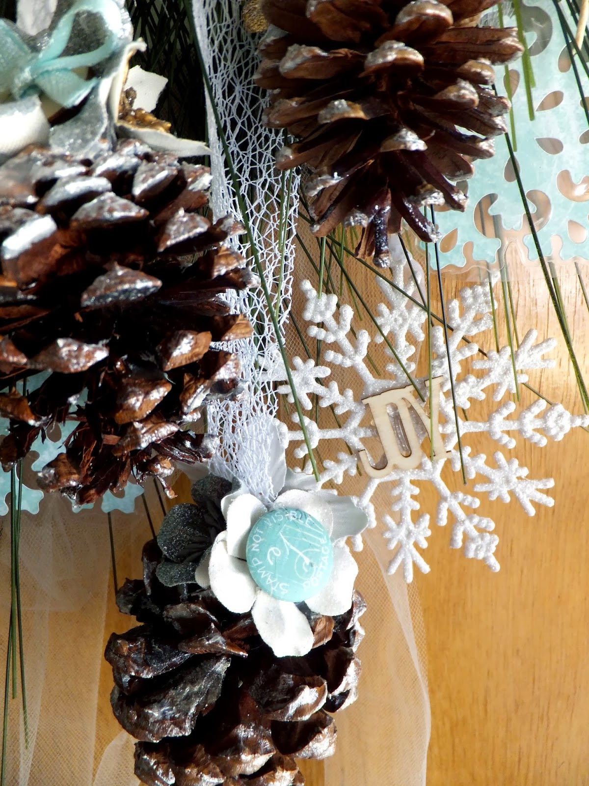 FotoBella Prima Holiday Jubilee Door Wreath