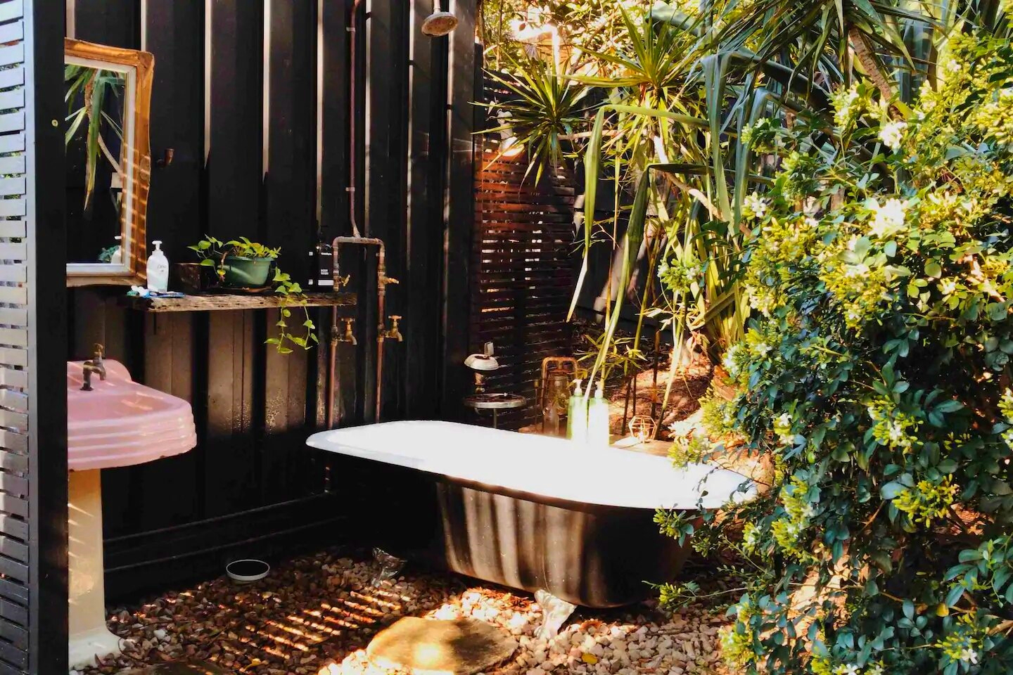 Shipping Container Homes & Buildings 20 ft Small and Cozy Shipping