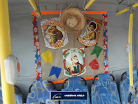 Ônibus enfeitados com temática junina circulam em Natal 4 AddText 05 28 10.09.43