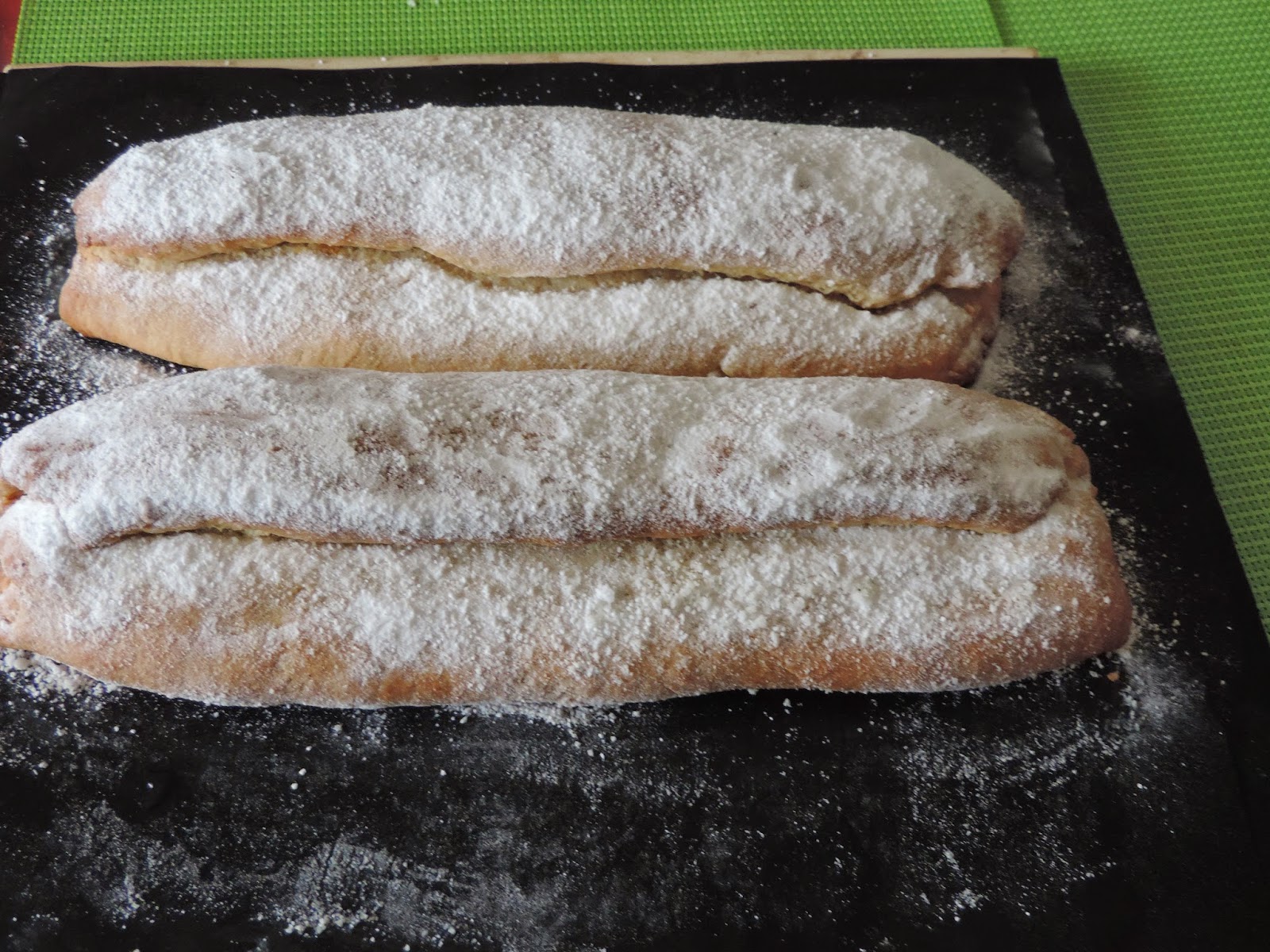 Marzipan-Nuss-Stollen - Marcipános diós-magvas stollen