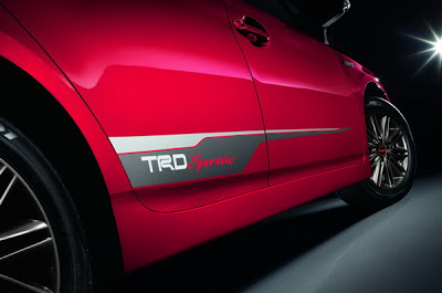 Toyota PRIUS TRD Sportivo ใหม่ ด้านข้าง Toyota PRIUS TRD Sportivo ใหม่ รูปที่ 5