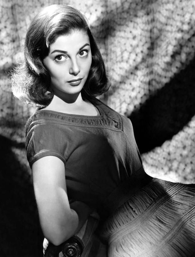 The Big Love of James Dean: 50 Gorgeous Photos of Pier Angeli in the ...
