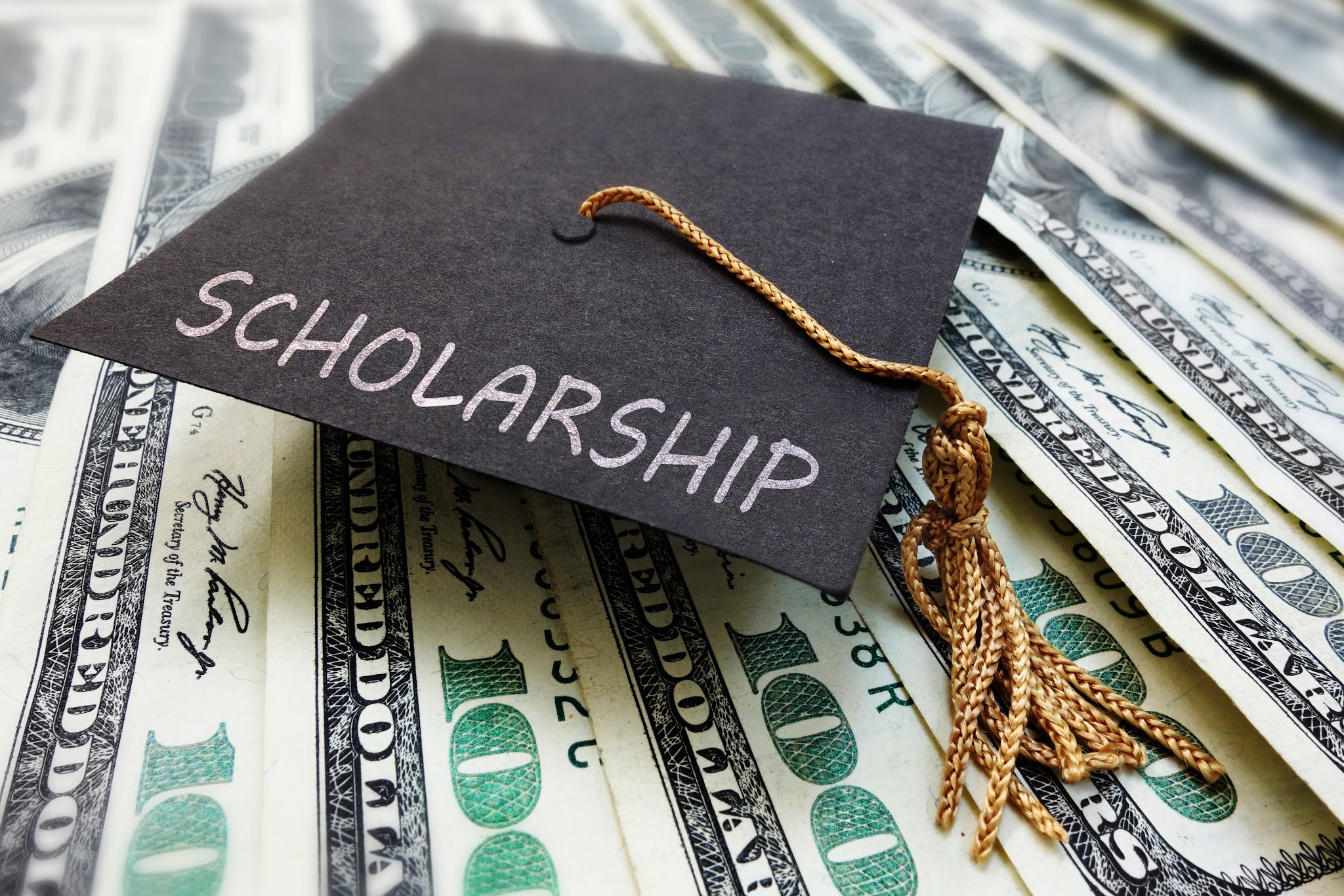 How to Help Your Children Get Scholarships in a University Penniless