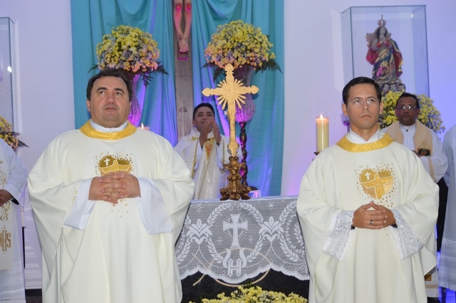 Guamaré é a única cidade pequena do RN que tem dois padres para administrar uma única paroquia