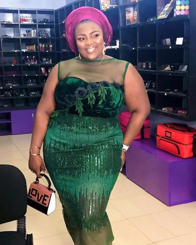 Wanna Be a Trendsetter- Checkout These Eye-popping Aso-Ebi Styles