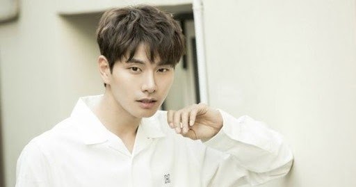 Actor Lee Yikyung has continued his good influence by contributing to