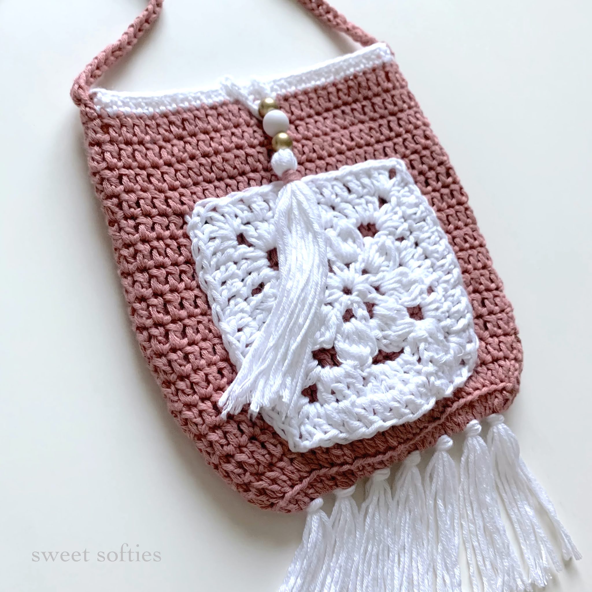 Crocheting the Modern Granny Boho Bag in Quick Steps