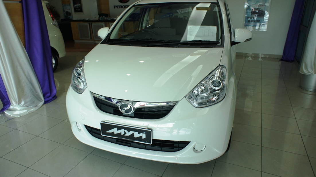 LIFE IN DIGITAL COLOUR: The New 2011 Perodua Myvi Review