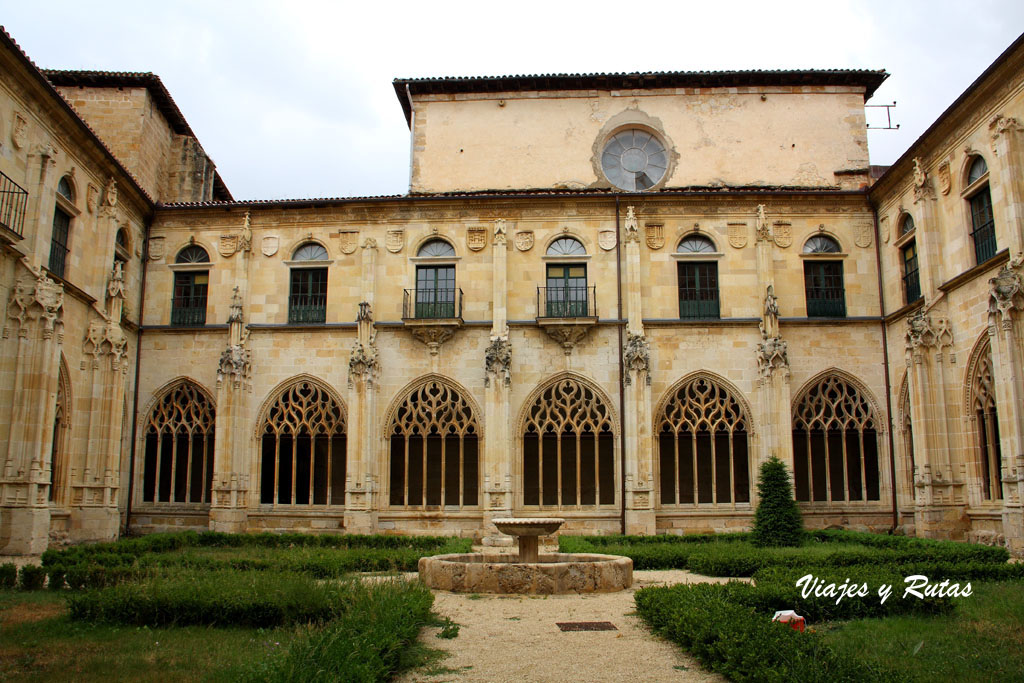 Claustro del Monasterio de S Salvador de Oña