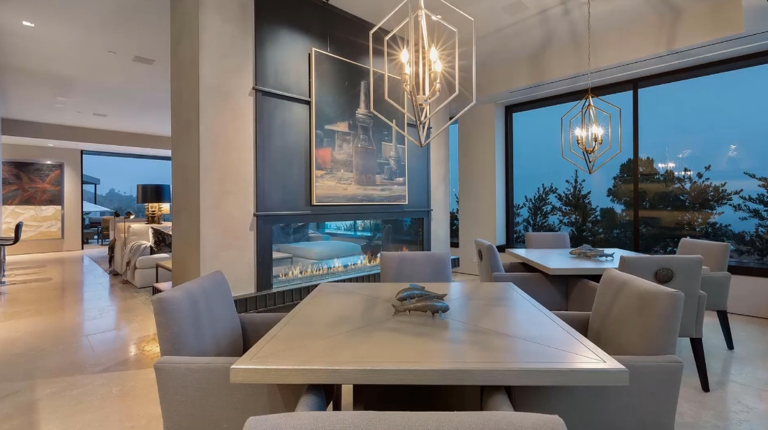 31 Interior Design Photos vs. 1616 Blue Jay Way, Los Angeles Luxury Home Tour