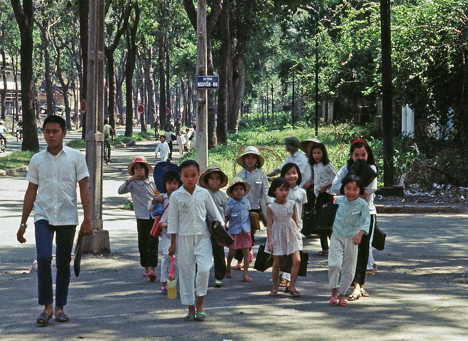 Nụ cười còn mãi theo thời gian của trẻ em miền Nam Việt Nam Nụ cười còn mãi theo thời gian của trẻ em miền Nam Việt Nam