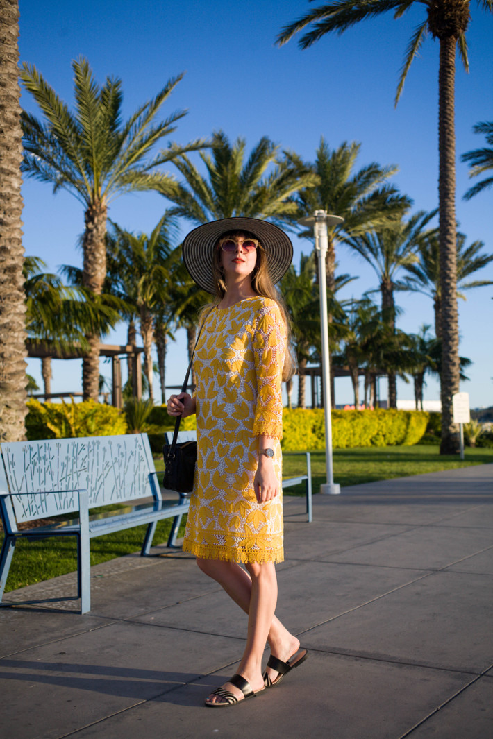 Outfit Anonyme dress in San Diego THE STYLING DUTCHMAN.