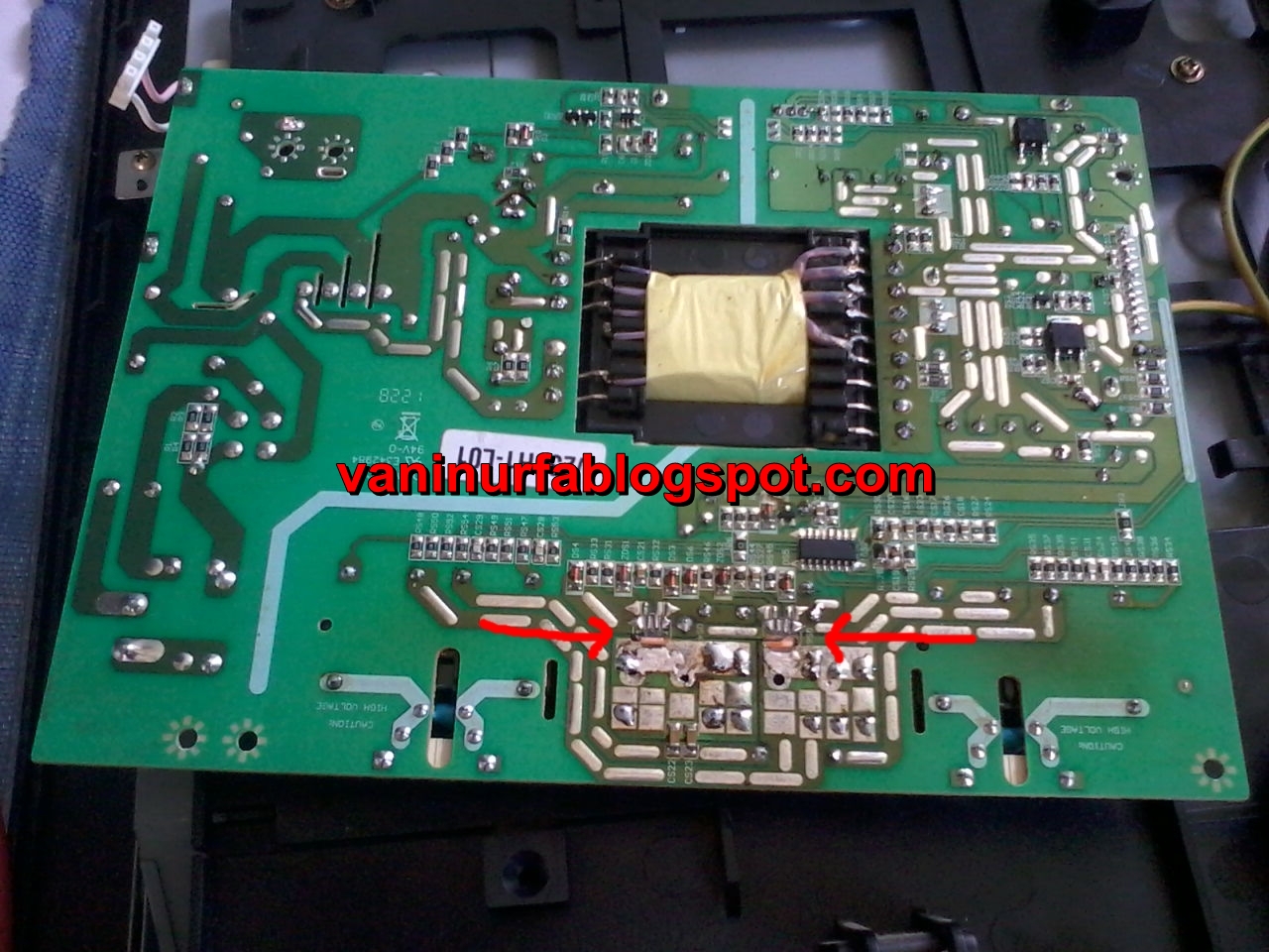 LCD PLYTRON 24&quot; hidup mati lagi ELECTRONIC SERVICE