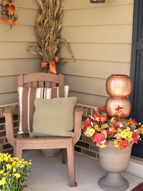 Ideas on how you can decorate your home's outdoor areas for the fall season.