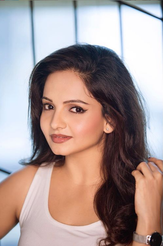 Giaa Manek Biography Wiki Age Height Weight Boyfriend