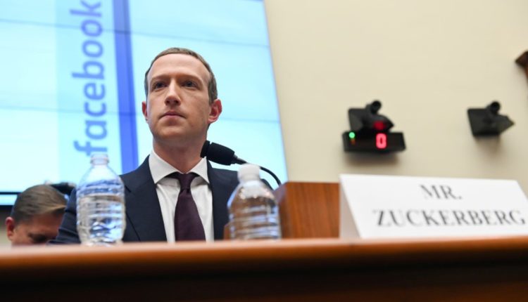 Zuckerberg faces strong opposition from Facebook employees