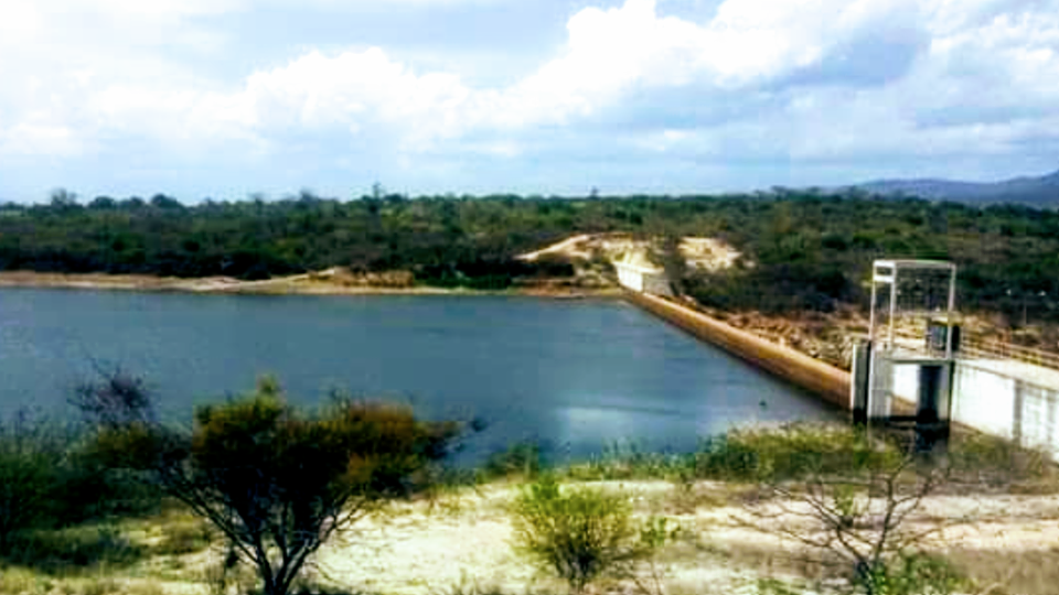 Barragem que abastece os municípios de Brumado e Malhada de Pedras está 2,83 metros abaixo do nível normal Barragem que abastece os municípios de Brumado e Malhada de Pedras está 2,83 metros abaixo do nível normal