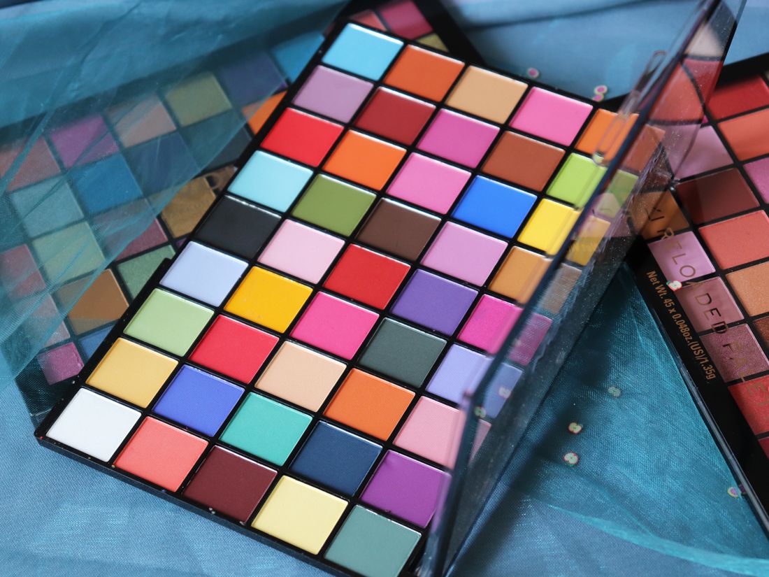 Makeup Revolution Maxi Reloaded Eyeshadow Palettes Review Swatches Avis - Paris London Makeup Artist Beauty Blogger Youtuber - Dream Big - Big Big Love - Monster Mattes - Large it Up It's Azami Makeup Revolution Maxi Reloaded Eyeshadow Palettes Review Swatches Avis - Paris London Makeup Artist Beauty Blogger Youtuber - Dream Big - Big Big Love - Monster Mattes - Large it Up It's Azami
