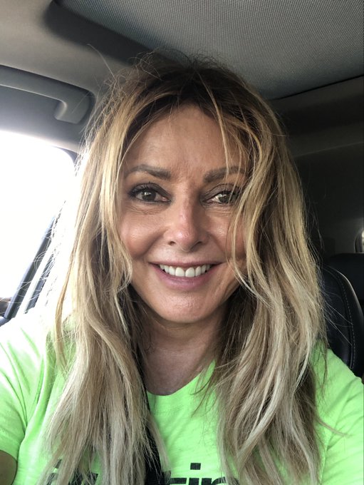 Carol's Bum - The Carol Vorderman Fan Site: Carol Vorderman Twitter