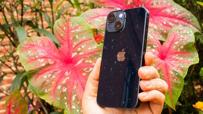 Top iPhone đang được giới trẻ săn lùng dịp Tết 2022 5 Top iPhone dang duoc gioi tre san lung dip tet 2022 iphone 13 mini 1640950666 728 width660height371