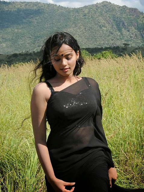 Tamil Actress Aarushi Saree Photos