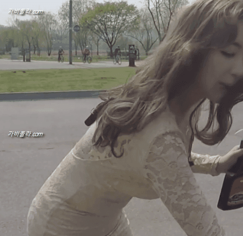 홀복입고 세차하는 엄상미 - 디쁠