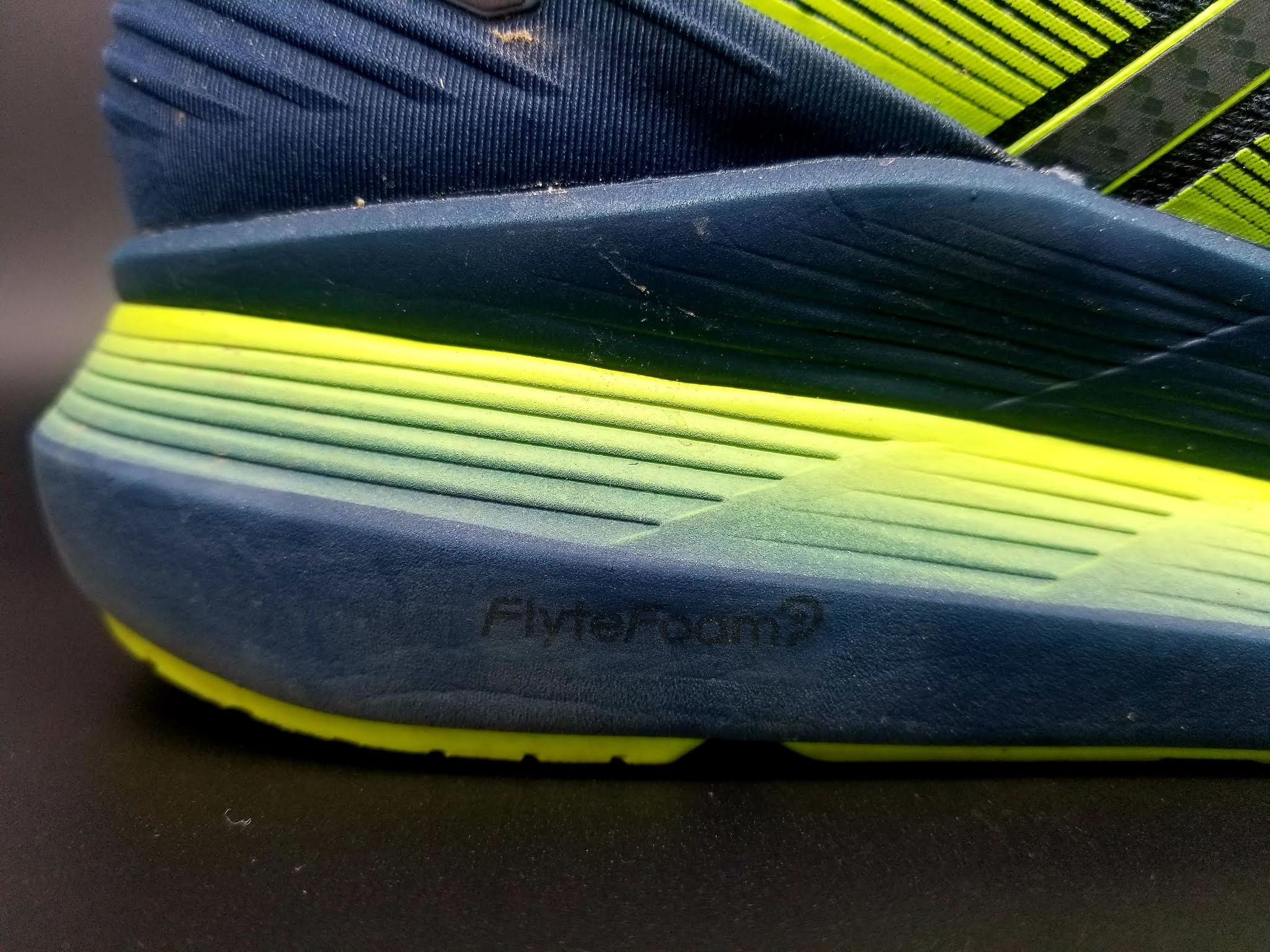 asics glideride vs nike zoom fly