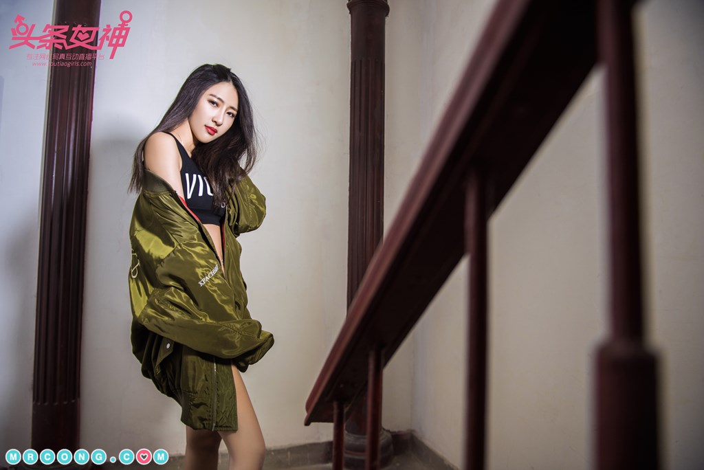 TouTiao 2017-11-16: Model Ru Yi (如意) (21 photos)