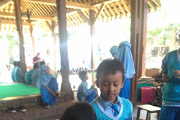 Siswa Kelas 2 MI Muhammadiyah Terpadu Harapan Kota Magelang adakan outing Class di Borobudur