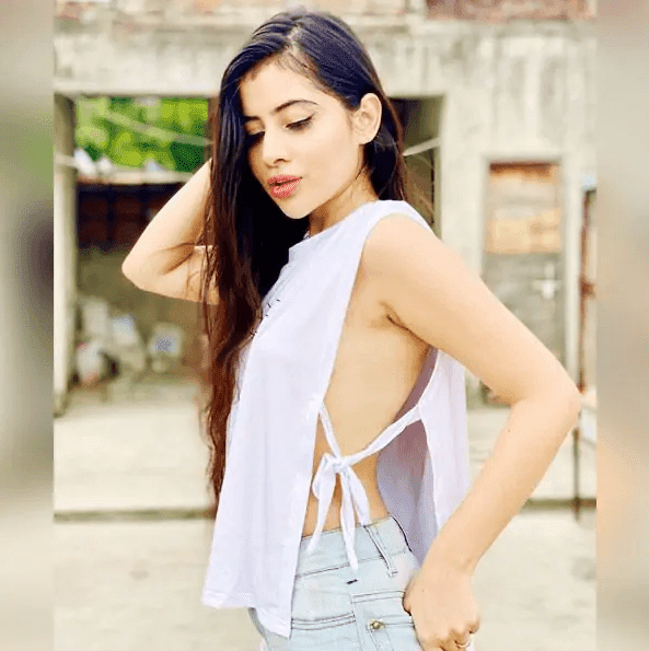 Urfi Javed अपने ऑफिशियल अकाउंट पर ऐसी तस्वीरें शेयर की हैं, पार की बोल्डनेस की सारी हदें बेबाकी से दिए स्टाइलिश पोज