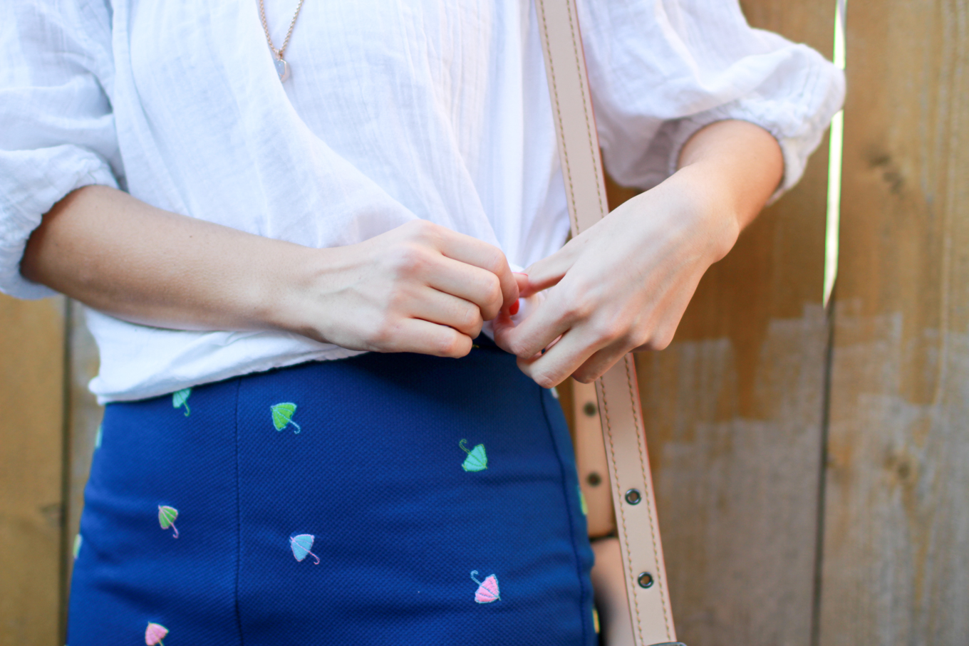 Umbrella Shorts Lake Shore Lady