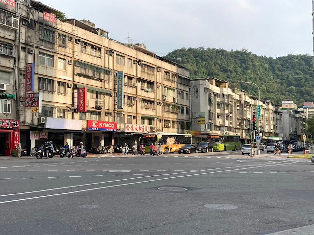 【開箱】iPhone SE2 |當傳聞悄悄現身