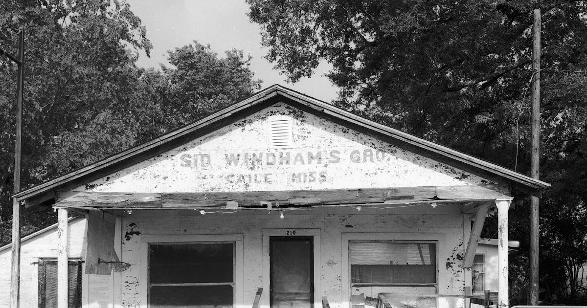 Urban Decay Country Stores 16 Windham's Gro., Caile, Mississippi