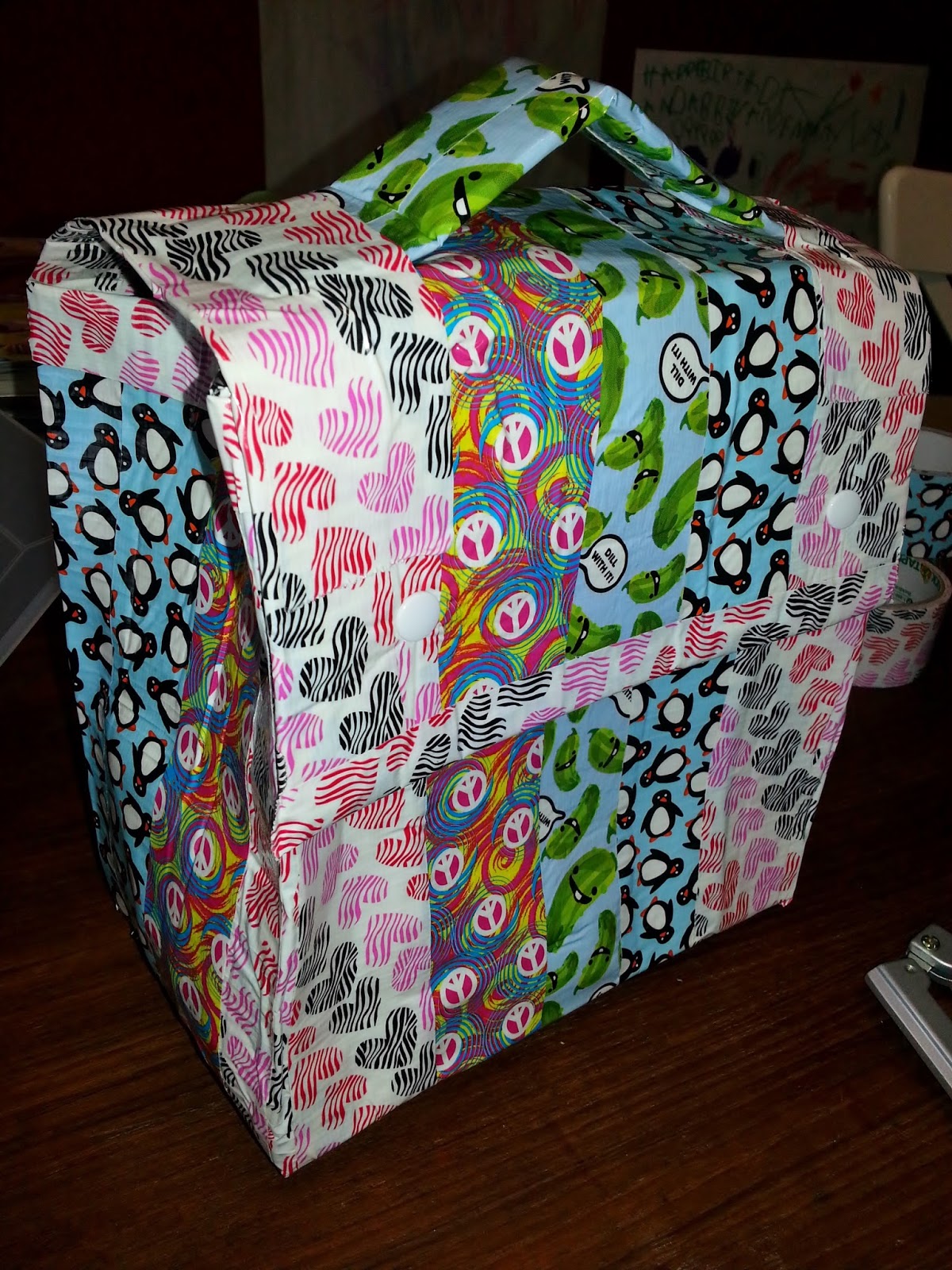 babazoobee life of the etsypreneur Duct Tape Lunch Bags Tutorial