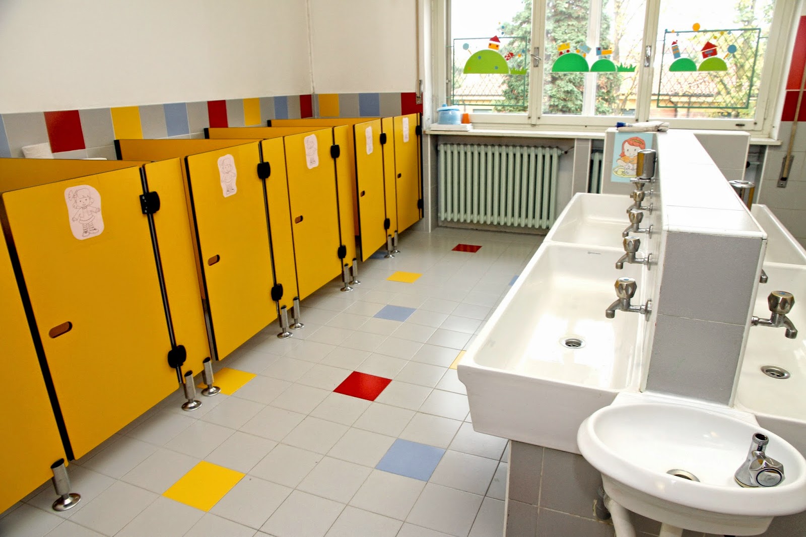 Blendwell Chemicals Cleaning in schools Washing hands