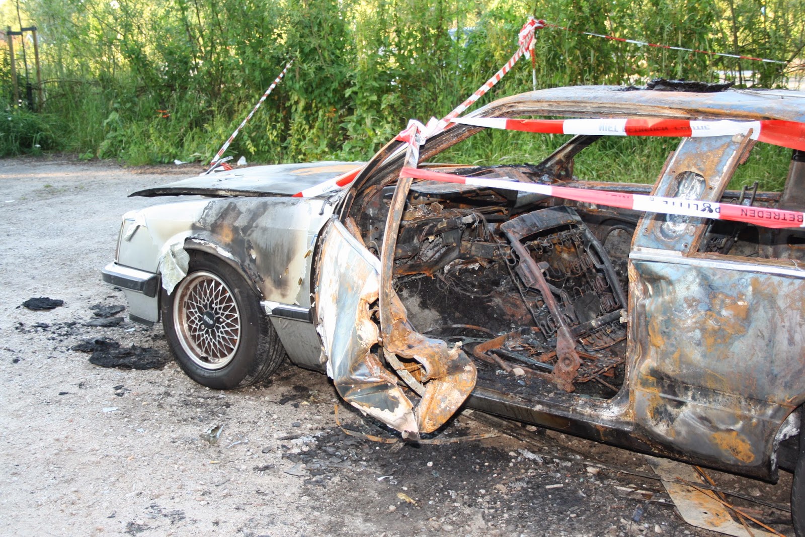 Ron's Radio Corner : Car damage