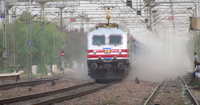 Gatiman-Express-running-between-Delhi-and-Jhansi-is-the-fastest-train-in-India Gatiman-Express-running-between-Delhi-and-Jhansi-is-the-fastest-train-in-India