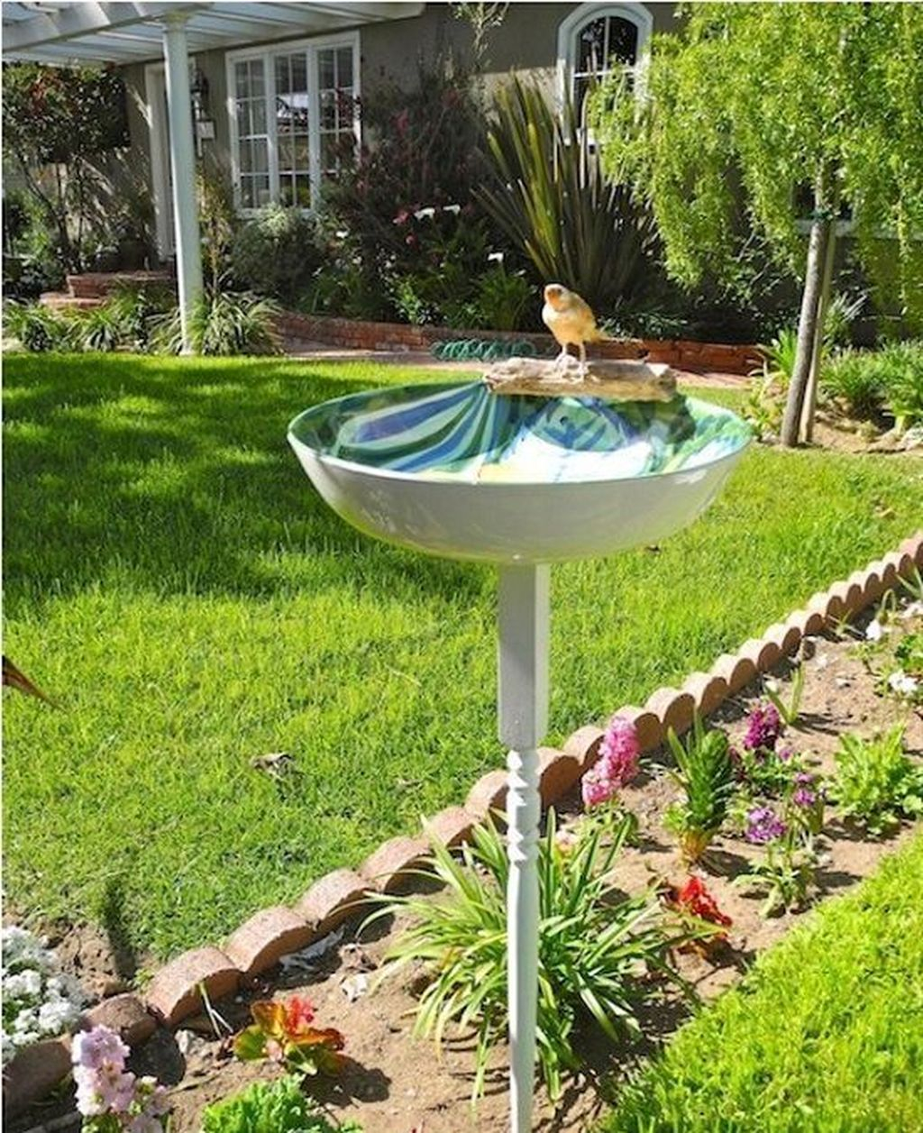 40+ Bird Bath Design Ideas For Your Backyard Inspiration ... 40+ Bird Bath Design Ideas For Your Backyard Inspiration ... on Bird Bath Decorating Ideas
id=58929