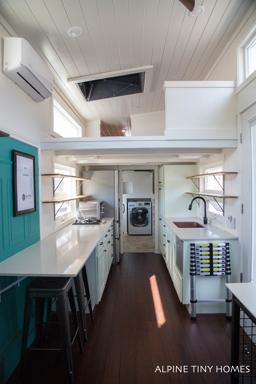 Santa Rosa Tiny House (315 Sq Ft) [ TINY HOUSE TOWN ]