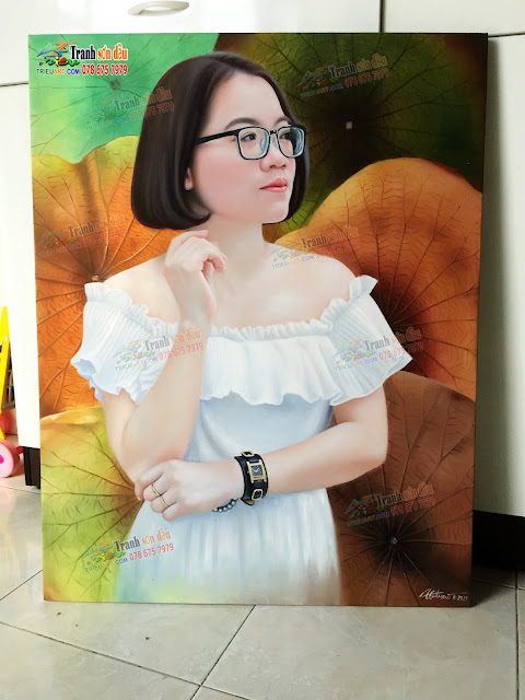 vẽ chân dung sơn dầu nghệ thuật nền lá sen