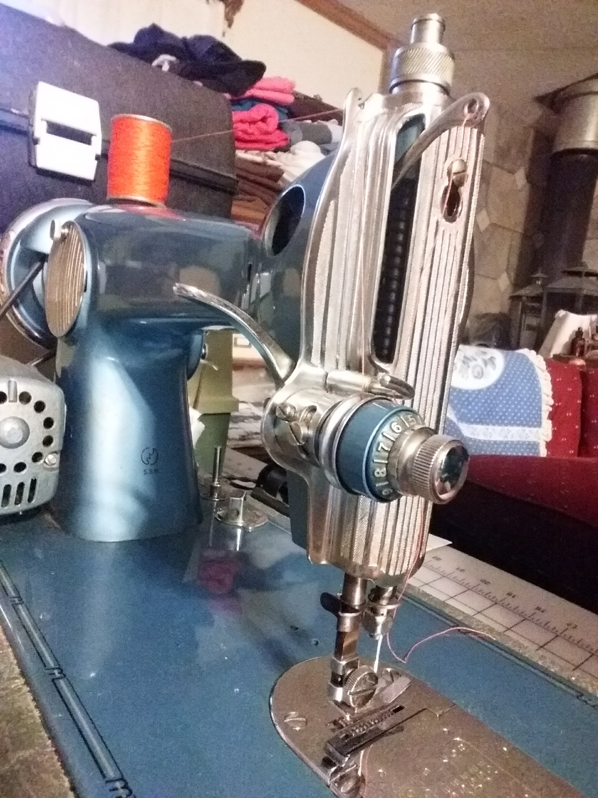 Threading a class 15 Sewing Machine Top Thread